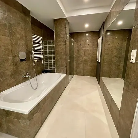 Daire Boutique - Old Town 120m2 - Private Underground Parking -