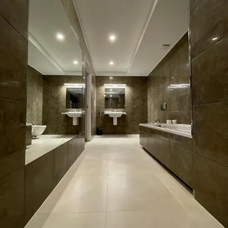 Boutique - Old Town 120m2 - Private Underground Parking - * ורוצלב