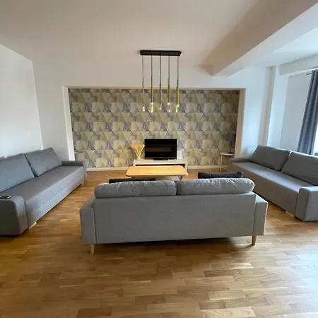 아파트 Boutique - Old Town 120m2 - Private Underground Parking - *