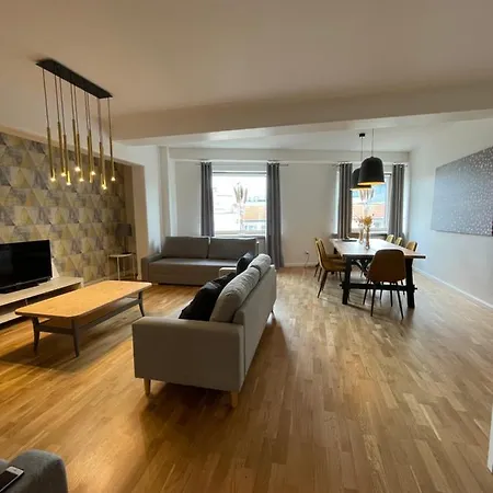 Apartment Boutique - Old Town 120m2 - Private Underground Parking - *